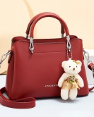 Fashionable handbag women's leisure ladies shoulder bag large -capacity soft leather multi -layer little bear pendant women's bag