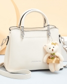 Fashionable handbag women's leisure ladies shoulder bag large -capacity soft leather multi -layer little bear pendant women's bag